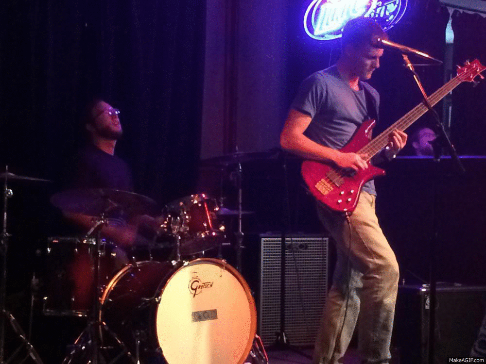 http---makeagif.com--media-1-18-2014-RfHLs5